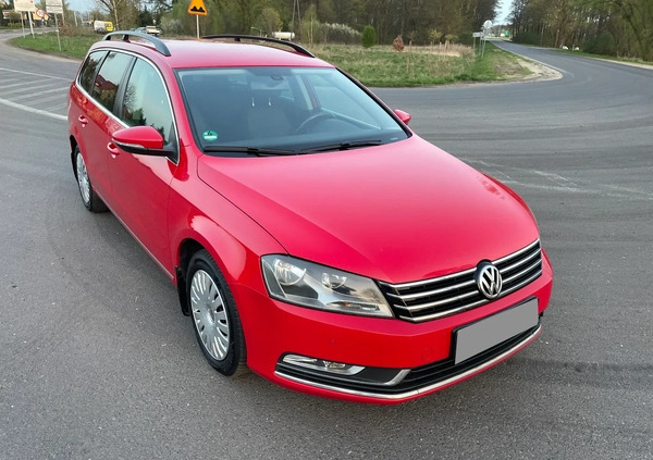 Volkswagen Passat cena 25900 przebieg: 242000, rok produkcji 2012 z Nidzica małe 379